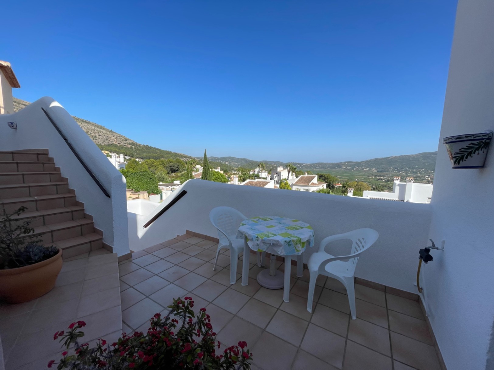 For sale in Jalon: Villa with south-facing  views