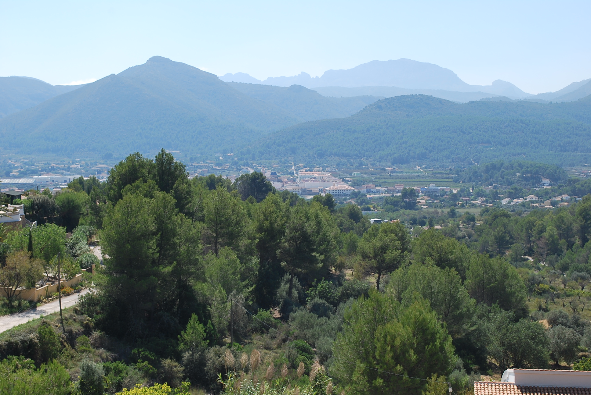 Villa for Sale in Jalon: Extremely private, panoramic views